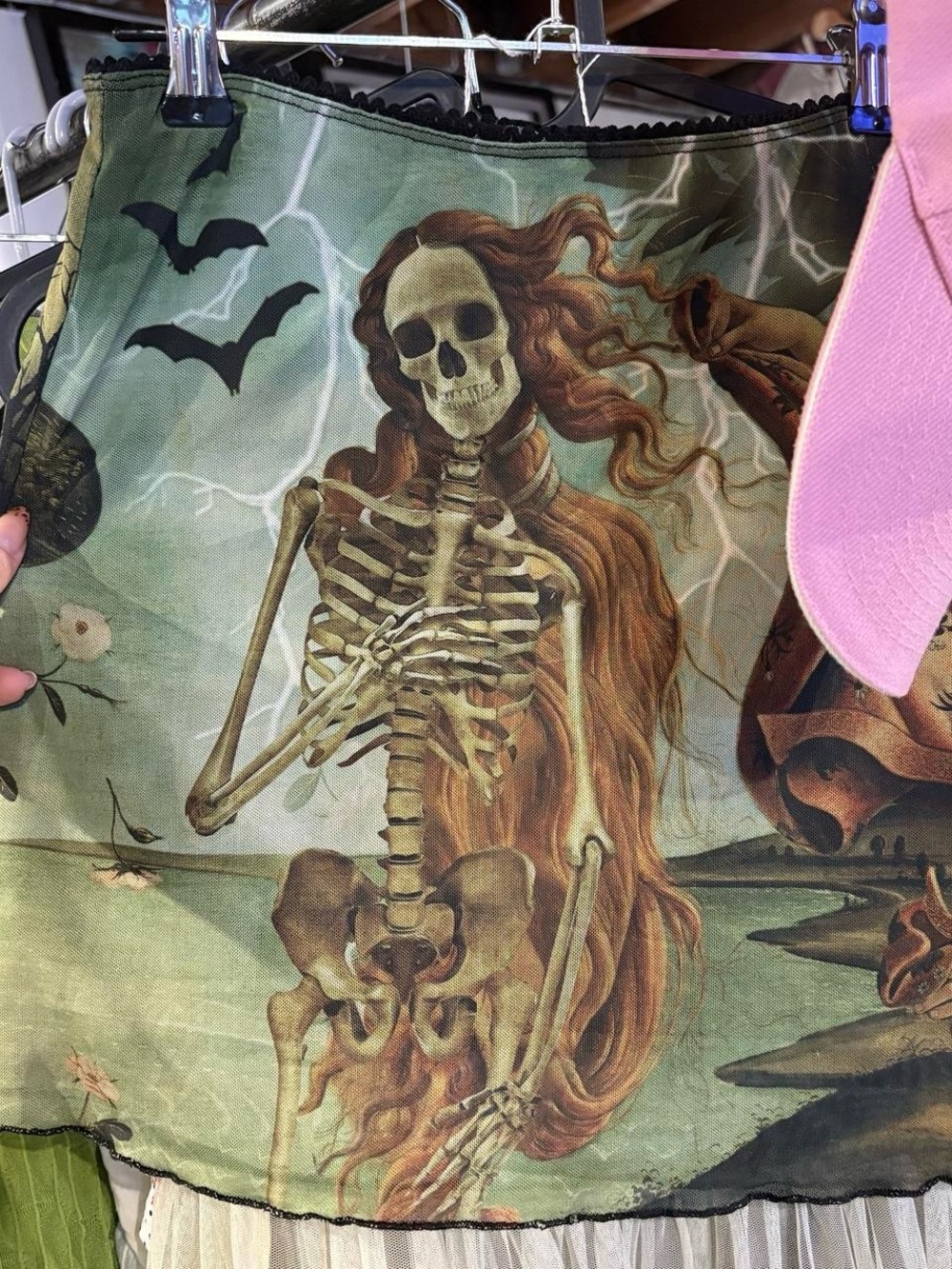 Dollskill Mini skirt with Skull Mona Lisa with Green and Black Tones - Picture 2 of 2